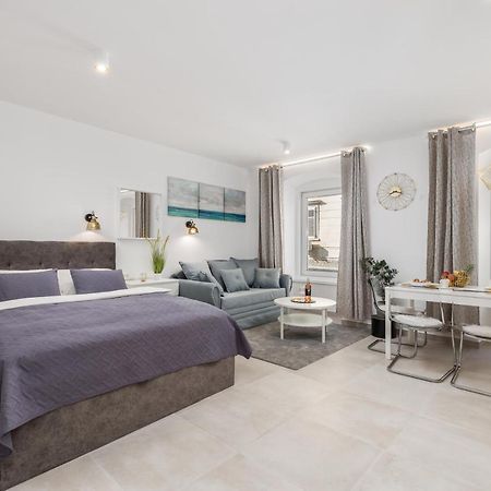 Srnec Apartments - Korzo Рієка Екстер'єр фото