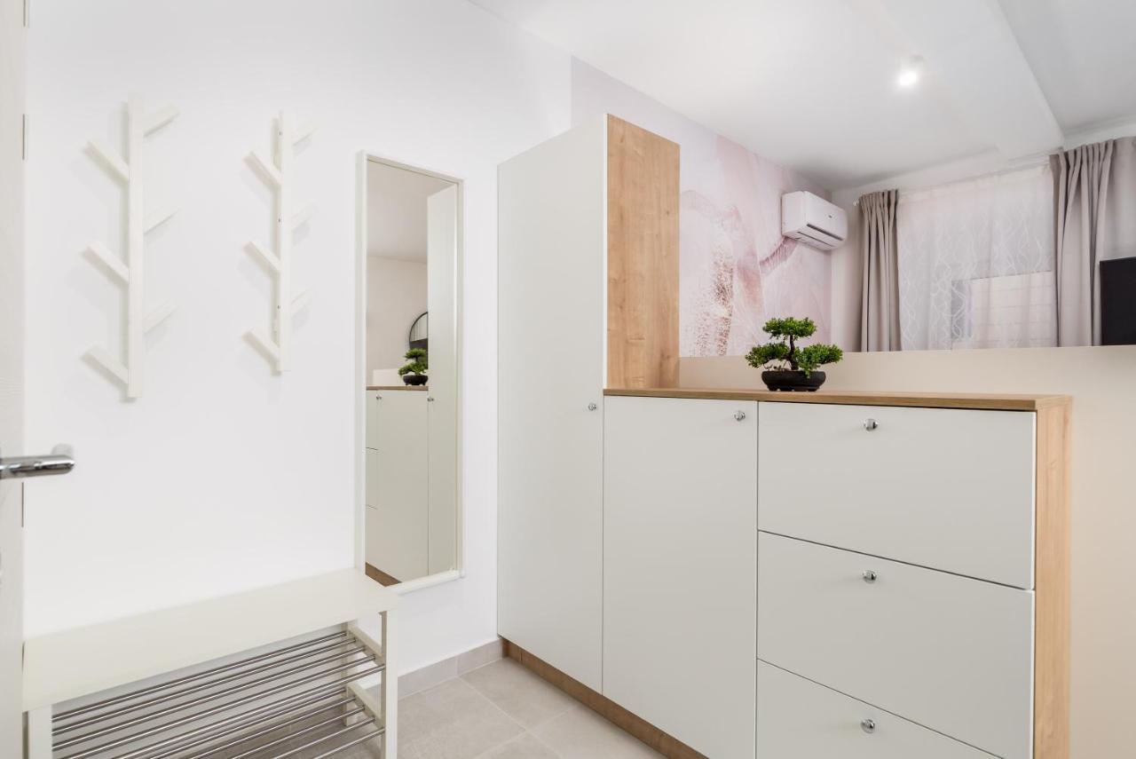 Srnec Apartments - Korzo Рієка Екстер'єр фото