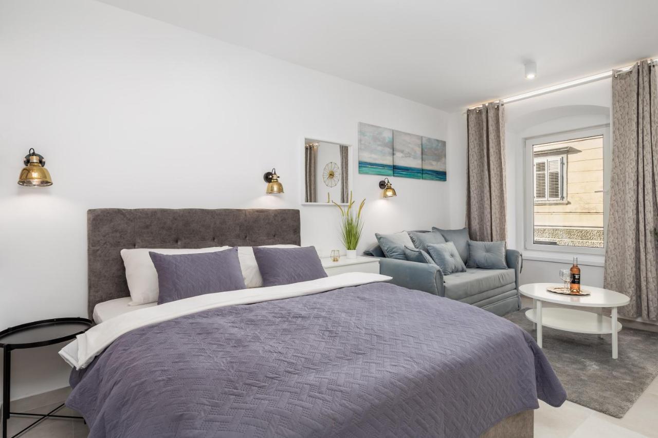 Srnec Apartments - Korzo Рієка Екстер'єр фото
