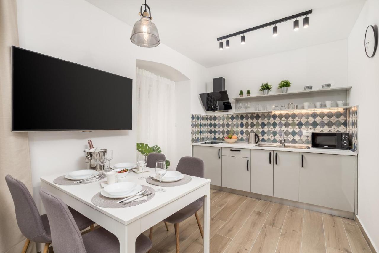 Srnec Apartments - Korzo Рієка Екстер'єр фото