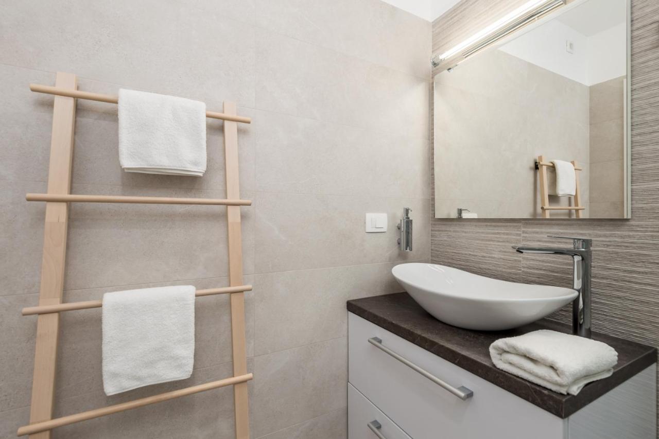 Srnec Apartments - Korzo Рієка Екстер'єр фото