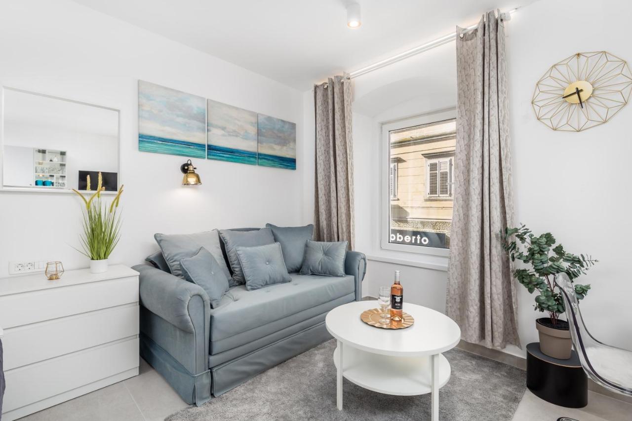 Srnec Apartments - Korzo Рієка Екстер'єр фото