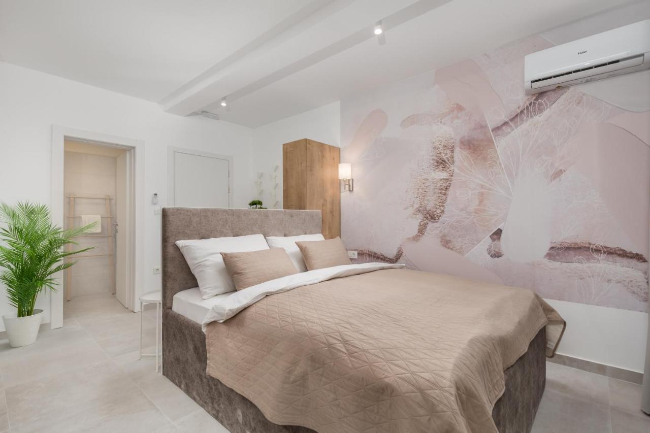 Srnec Apartments - Korzo Рієка Екстер'єр фото