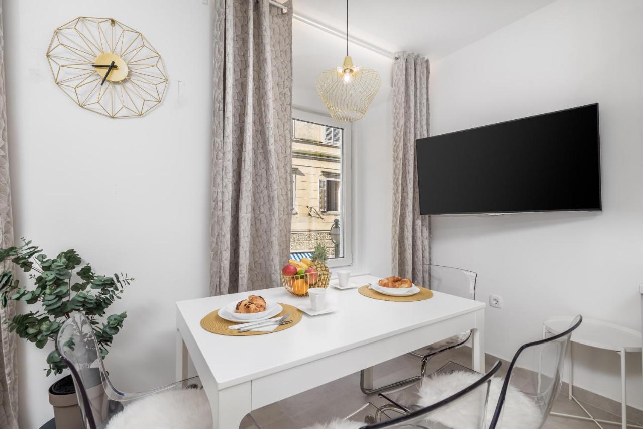 Srnec Apartments - Korzo Рієка Екстер'єр фото