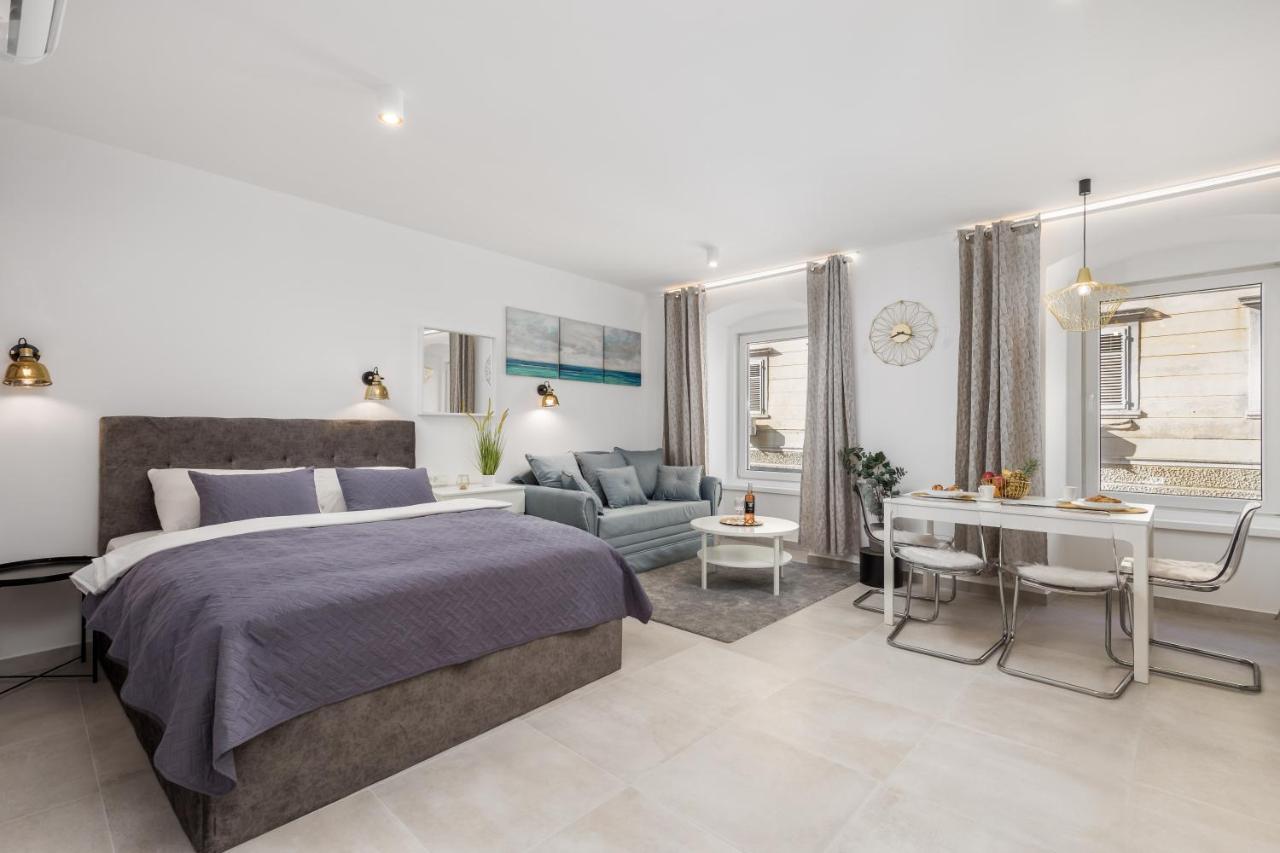 Srnec Apartments - Korzo Рієка Екстер'єр фото